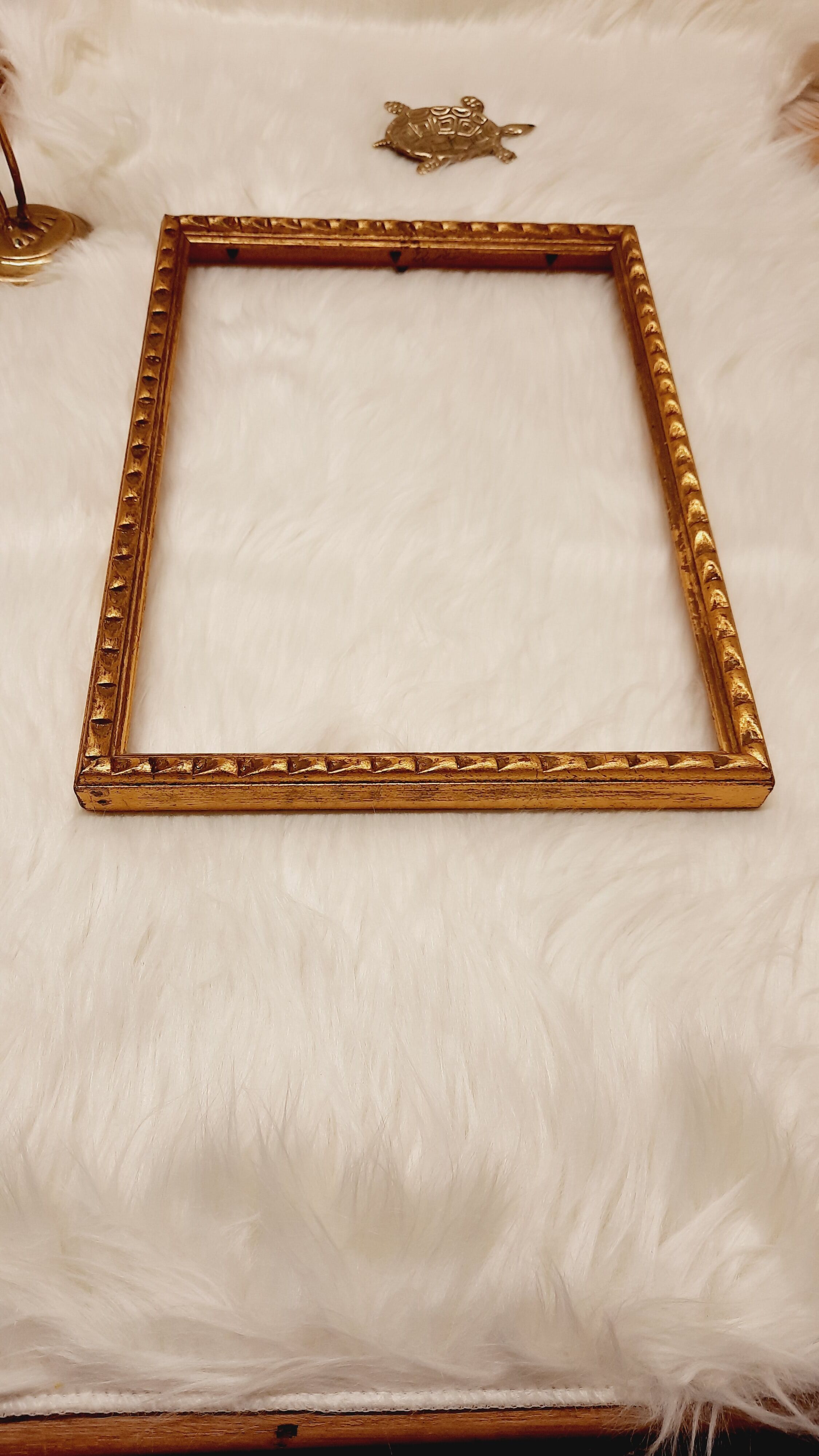 Golden wood frame with godrons