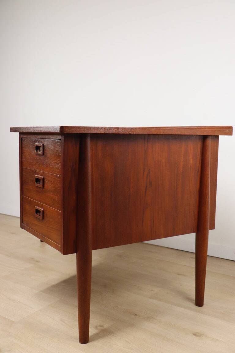 Scandinavian "Boomerang" teak desk - 1960s