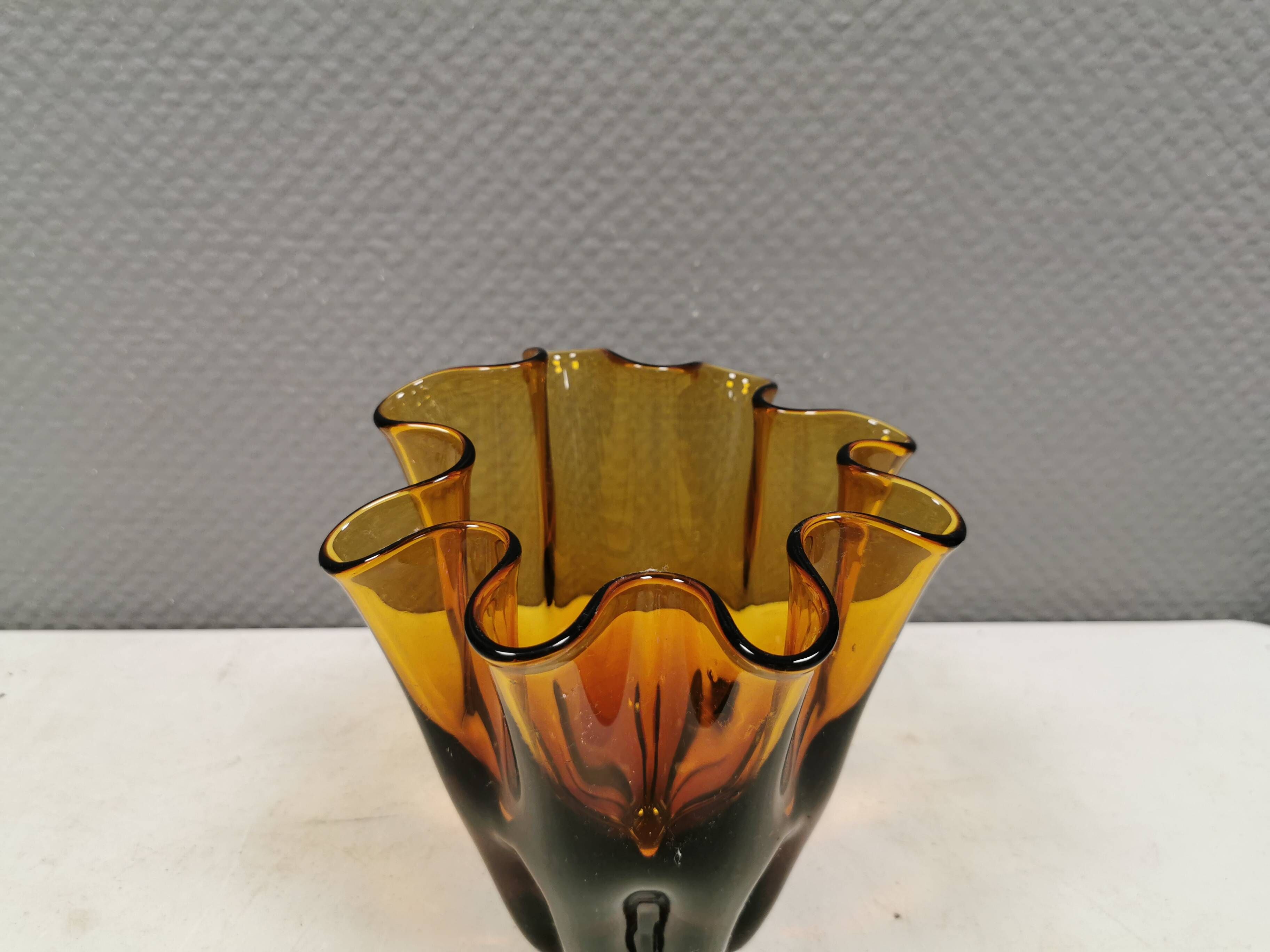 Beautiful ‘folded’ vase in amber-coloured glass. 1980-90s Finland