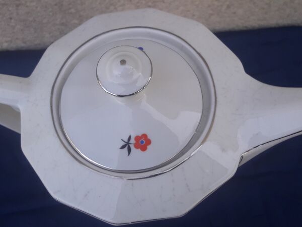 Service à café  en porcelaine Tchécoslovaquie motif fleurs bleues et rouges art déco