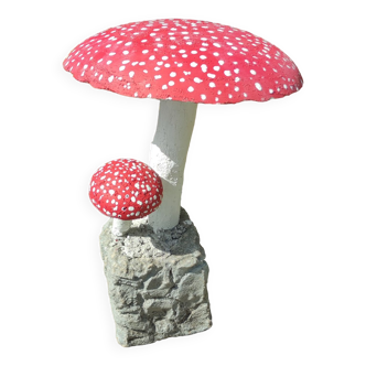 Statue mushroom garden decoration