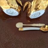 Salt and pepper "swan"