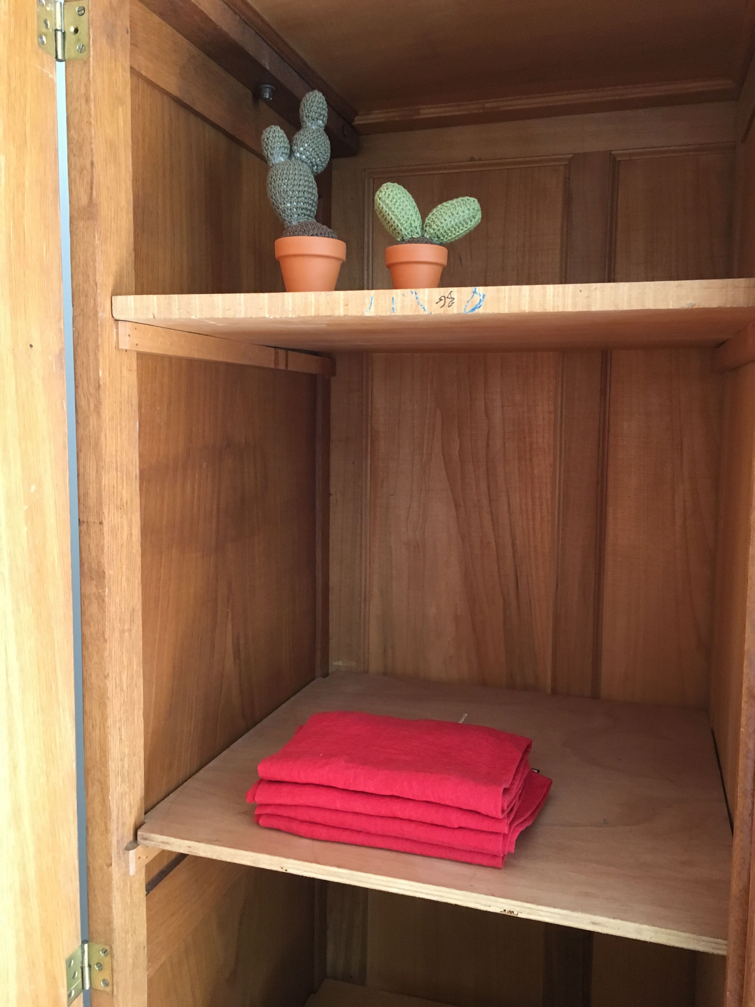 Vintage 3-doors cabinet with feet compass