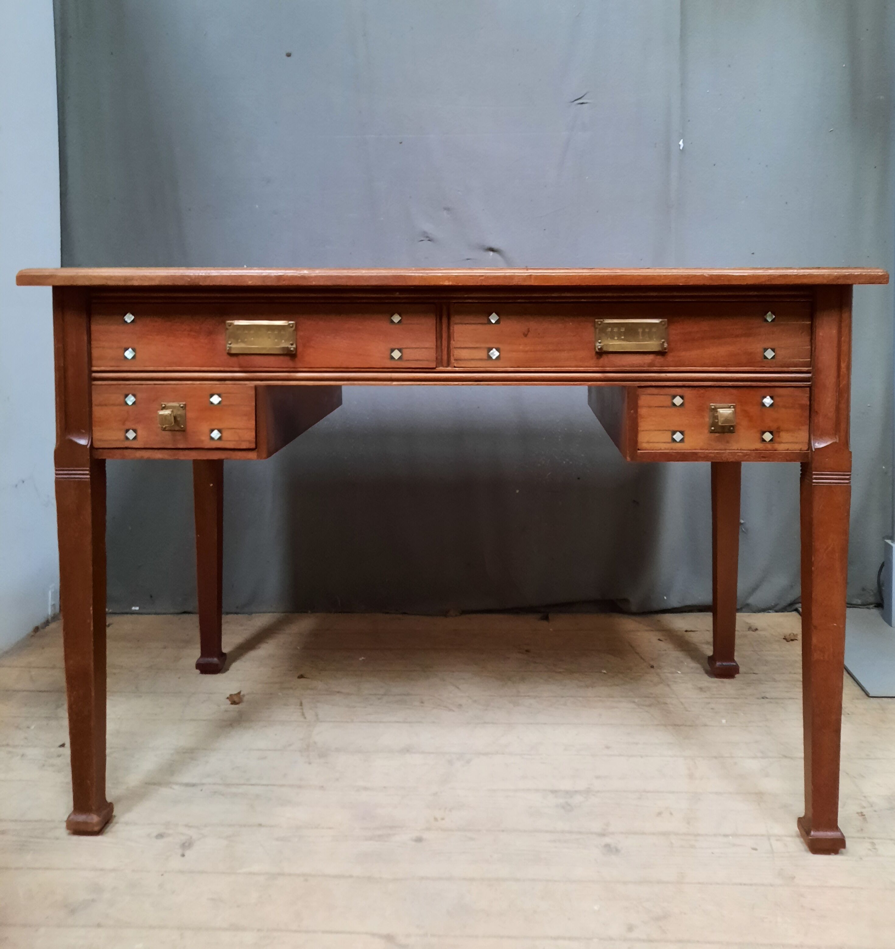 Bureau plat