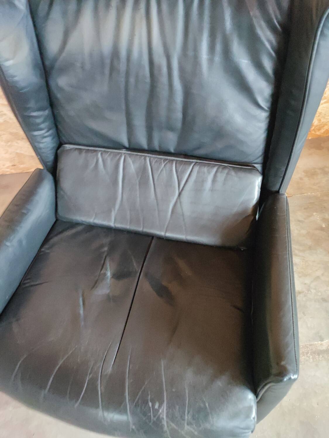 Leather club armchair from the Roset brand