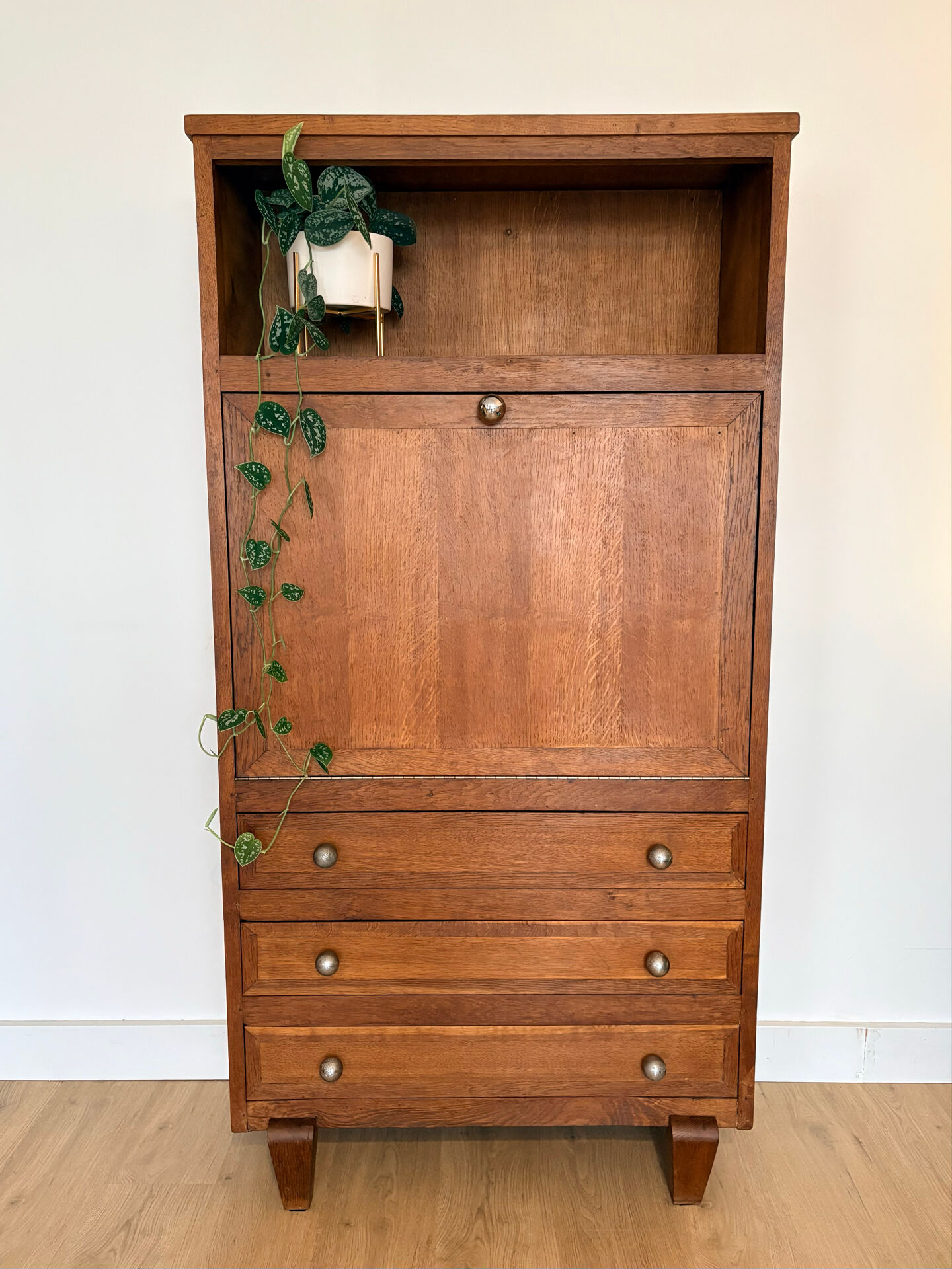 Secretary from the 1960s