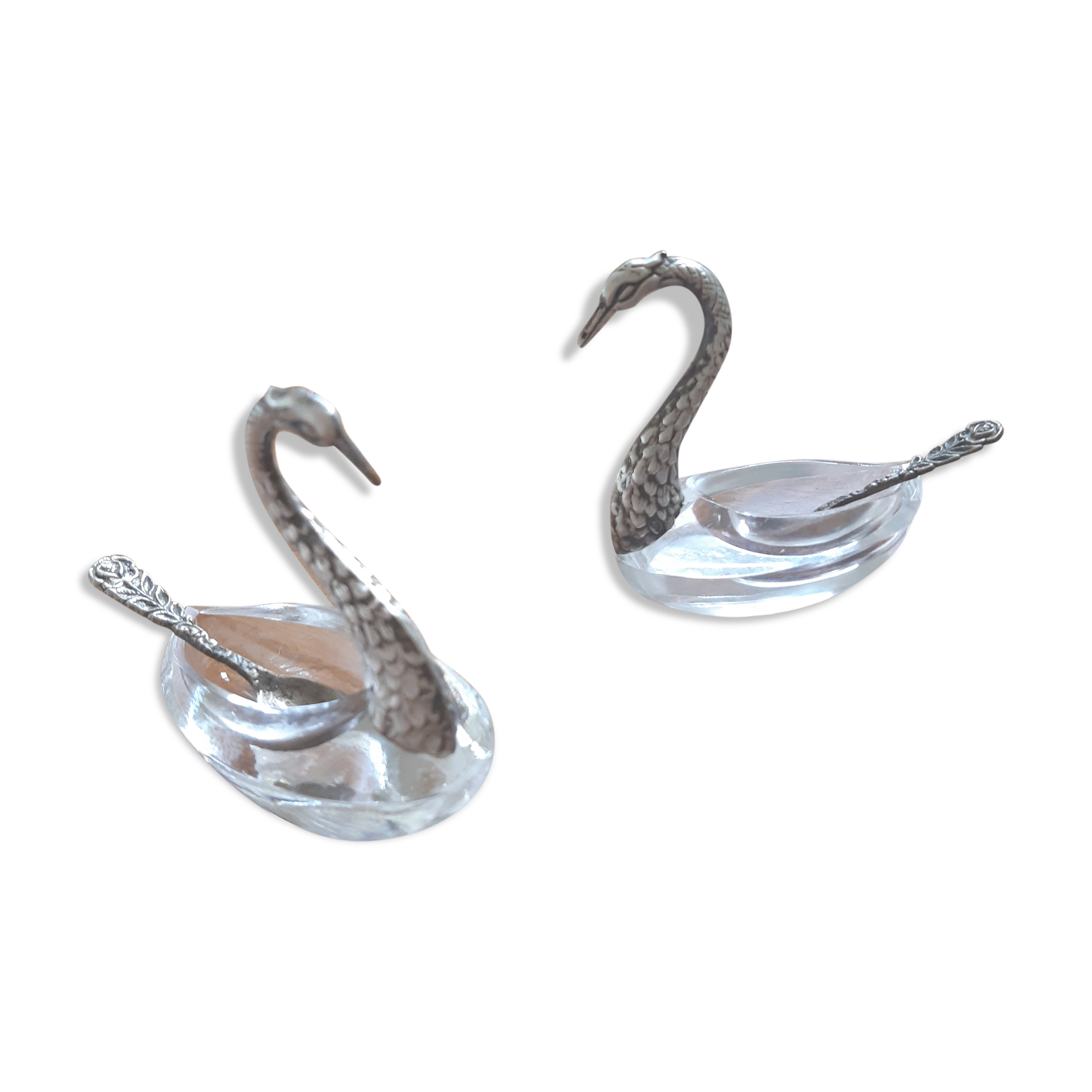 Salt and pepper shaker