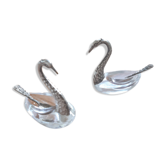 Salt and pepper shaker