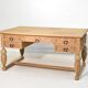 Bureau sculpté en chêne clair, style Renaissance