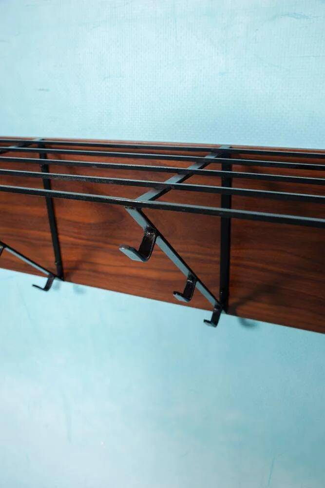 Portemanteau vintage en teck et métal noir, style milieu du siècle
