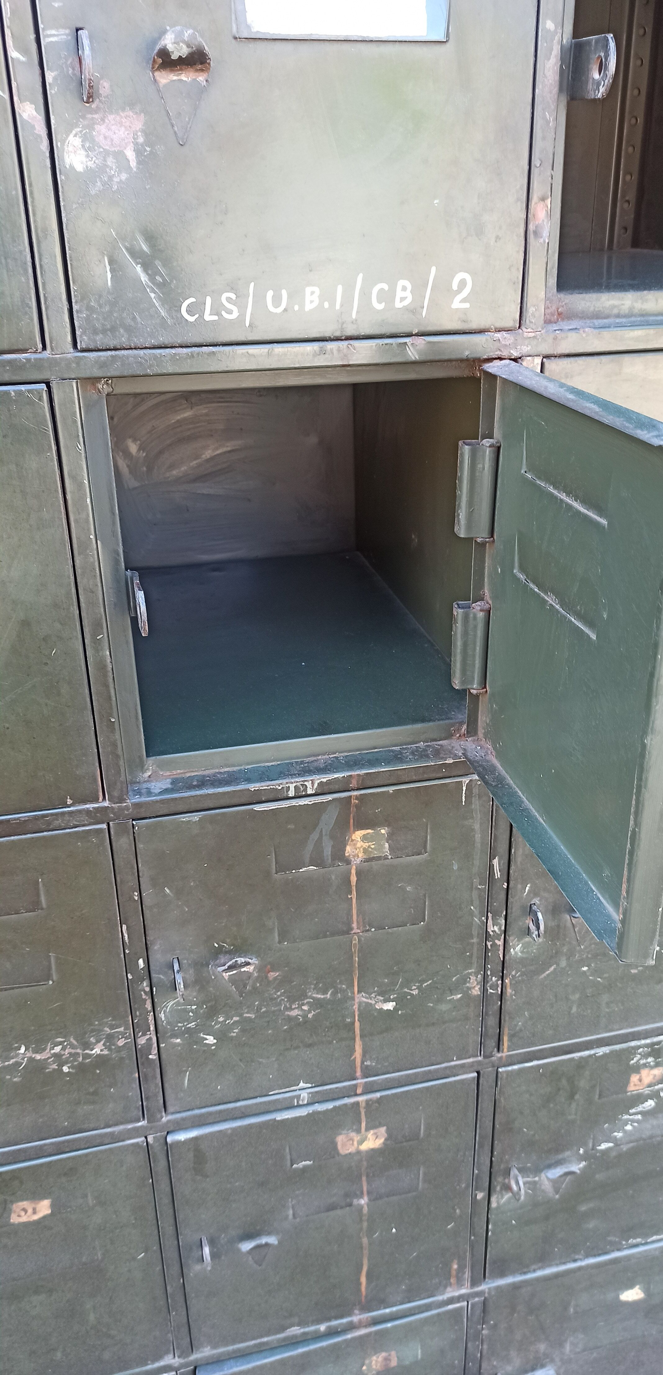 Antique metal cabinet - 18 lockers