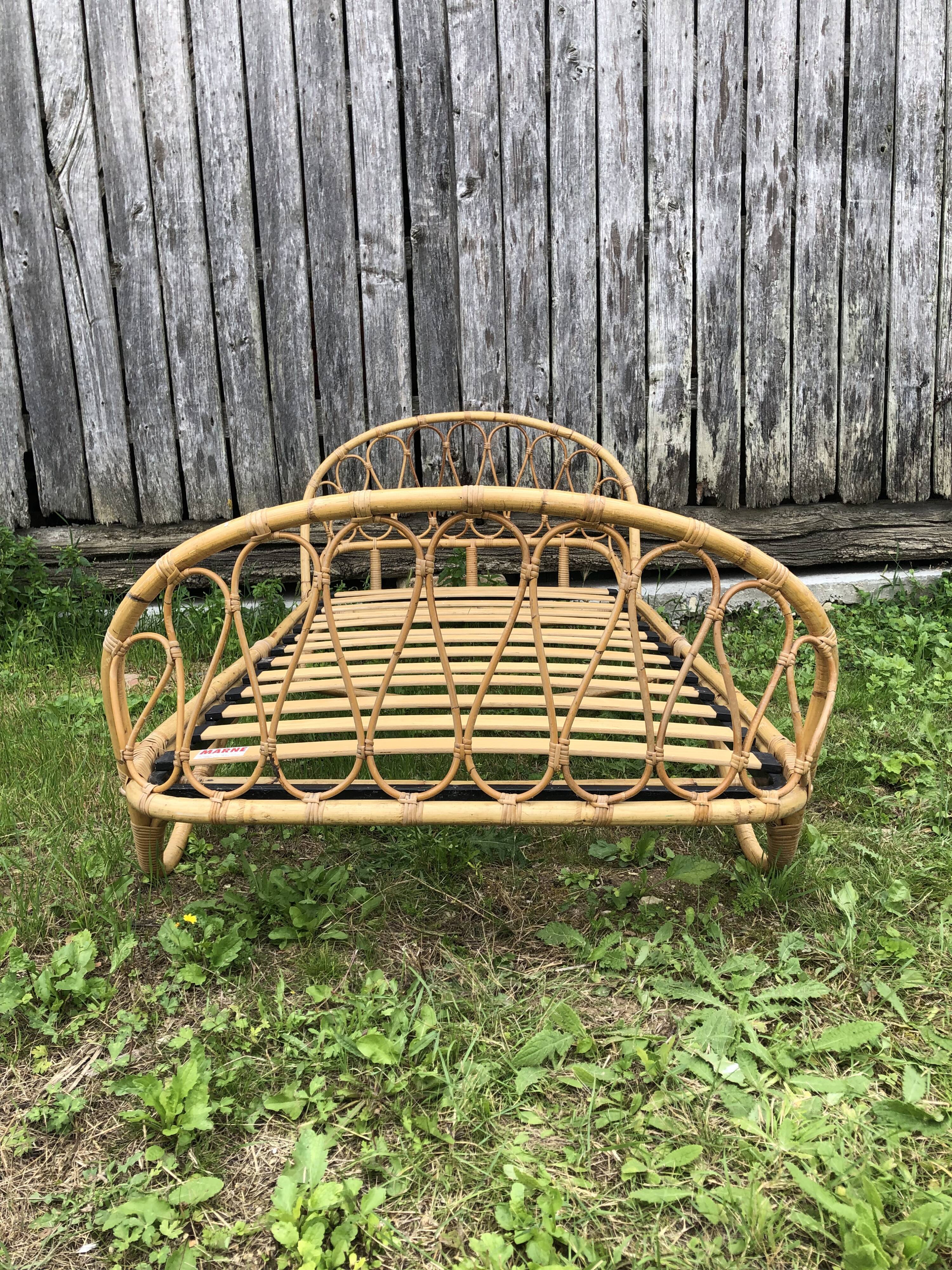 Old bed basket 1 person curved rattan 60s vintage