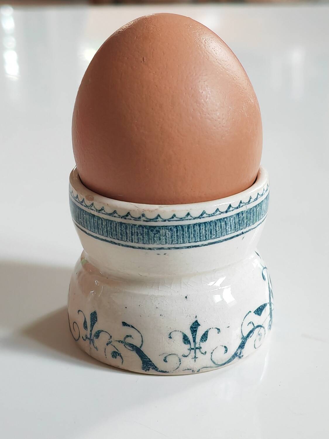 Iron earth egg cup