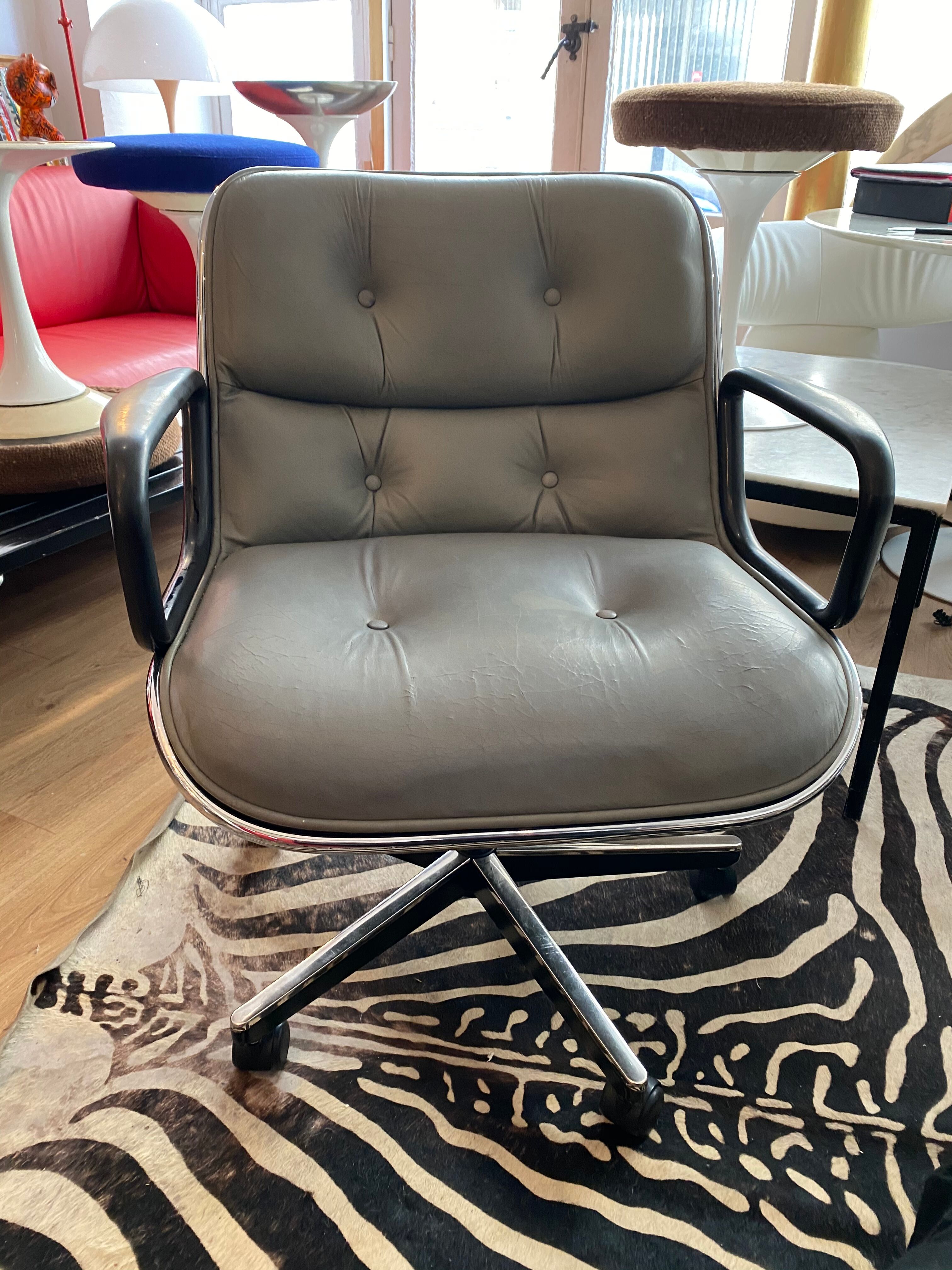 Pollock leather Executive chair by Knoll
