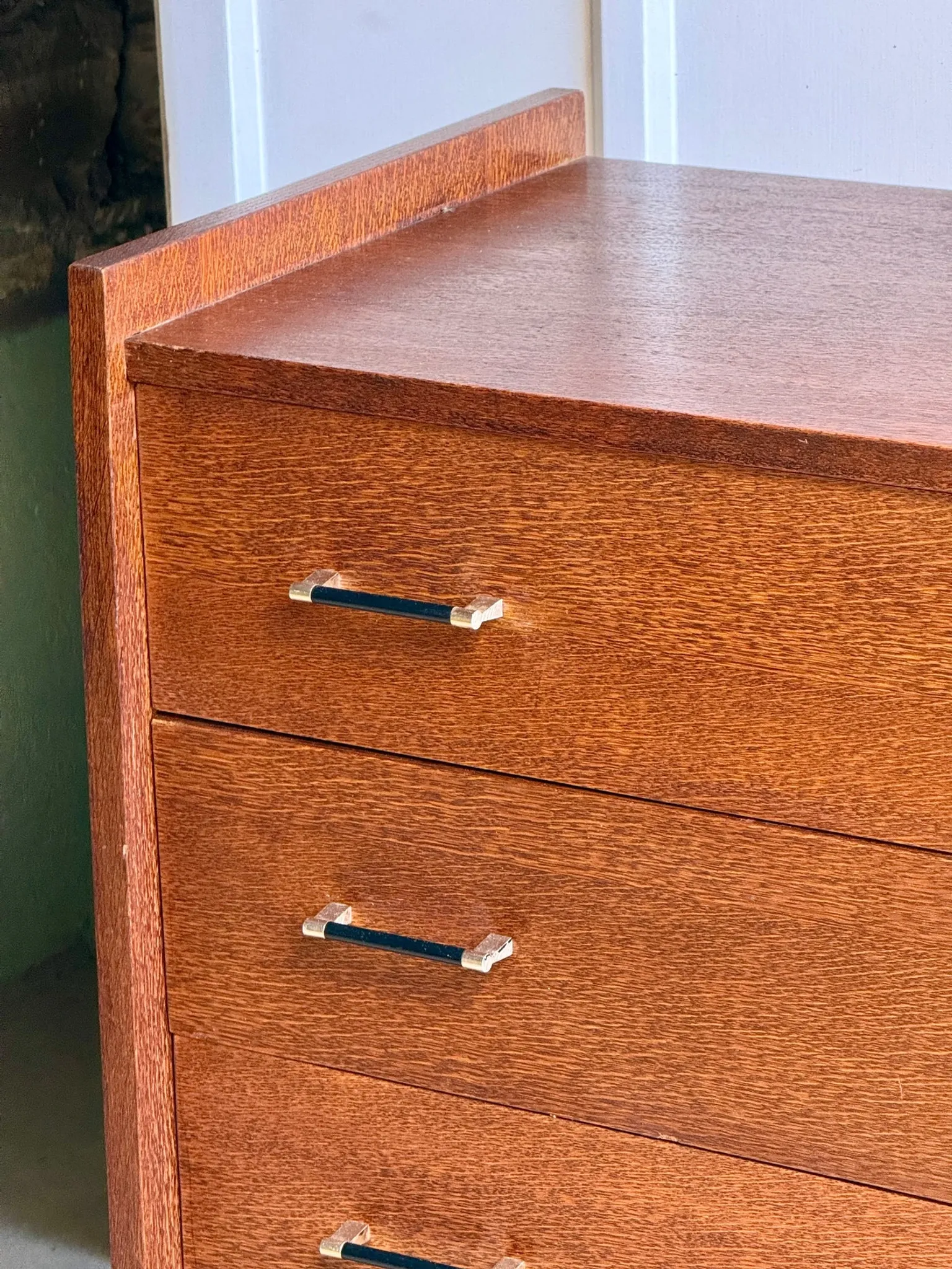Commode style mid-century