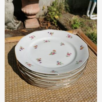 Lot dessert plates and round serving dishes