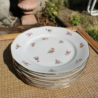 Lot dessert plates and round serving dishes