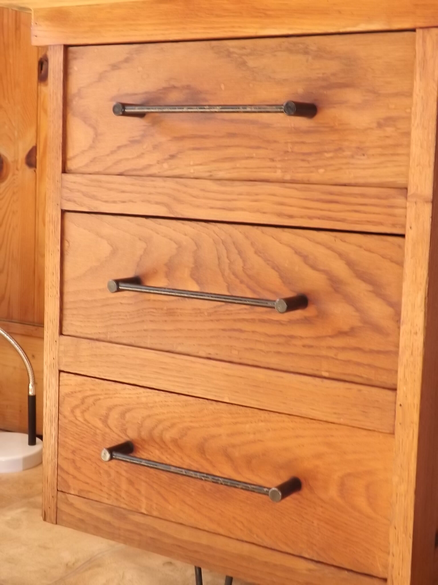 Bureau vintage en chêne sur pieds épingle 1950
