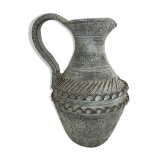 Clay pitcher from Gerunda