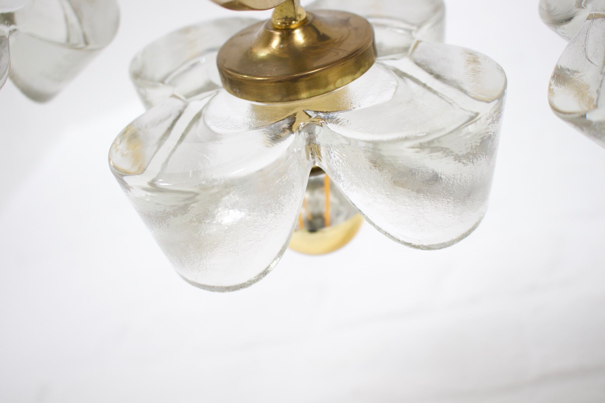Lustre en laiton & fleurs Simon & Schelle.