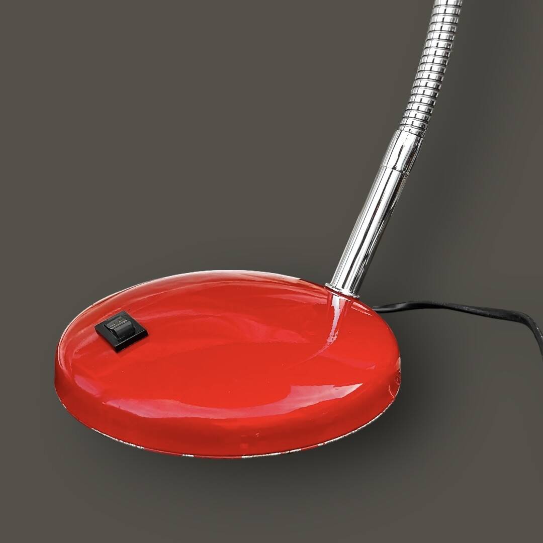 Vintage red lacquered metal desk lamp – Space Age / Bauhaus style