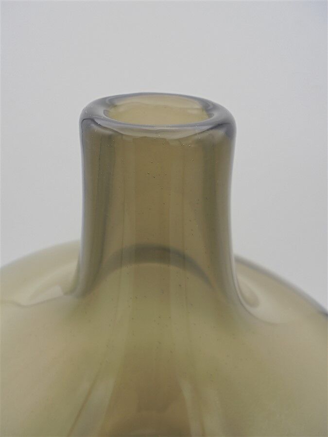 Smoked glass canister