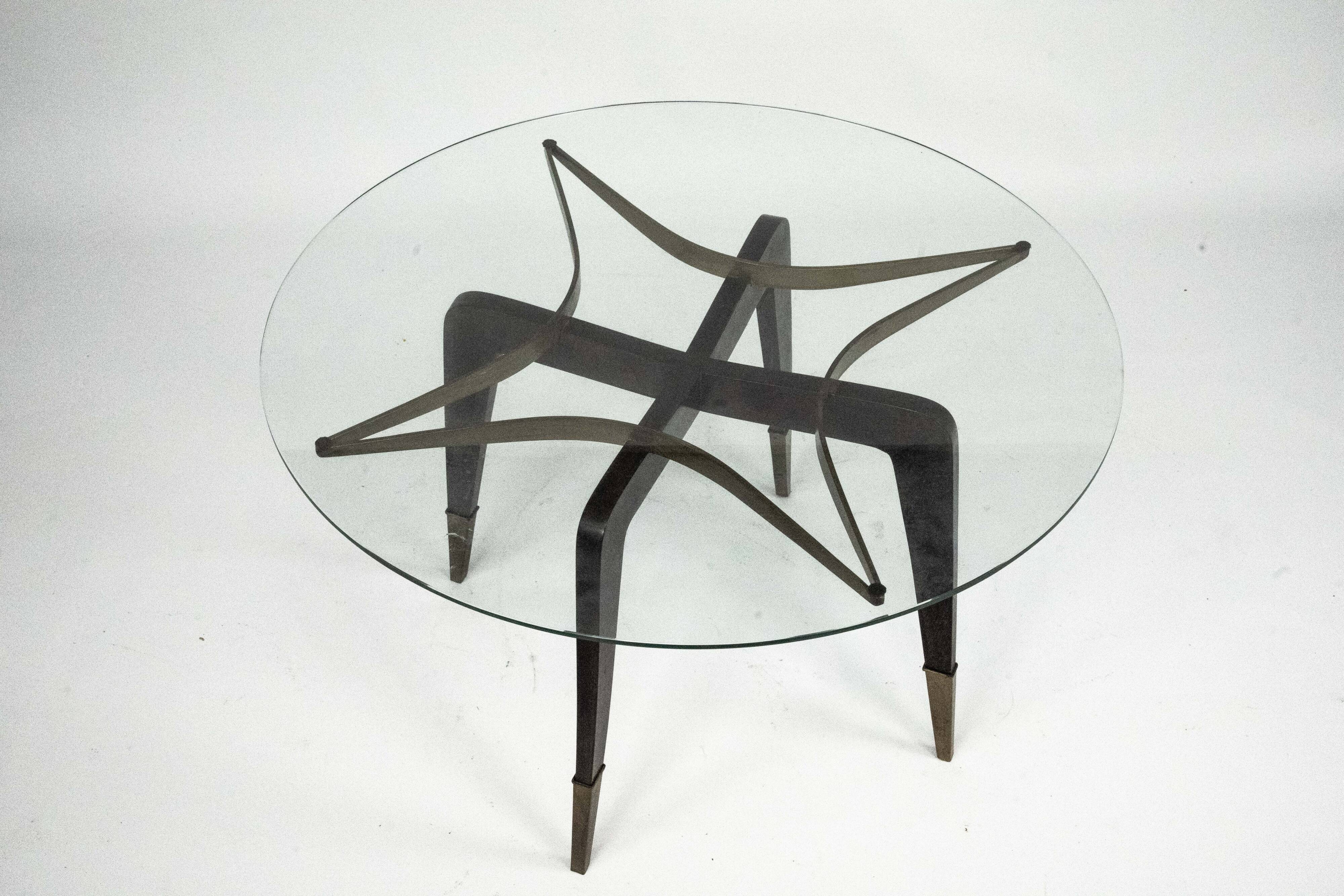 Rare mid-century round coffee table by Paolo Buffa, Italy, 1950s.