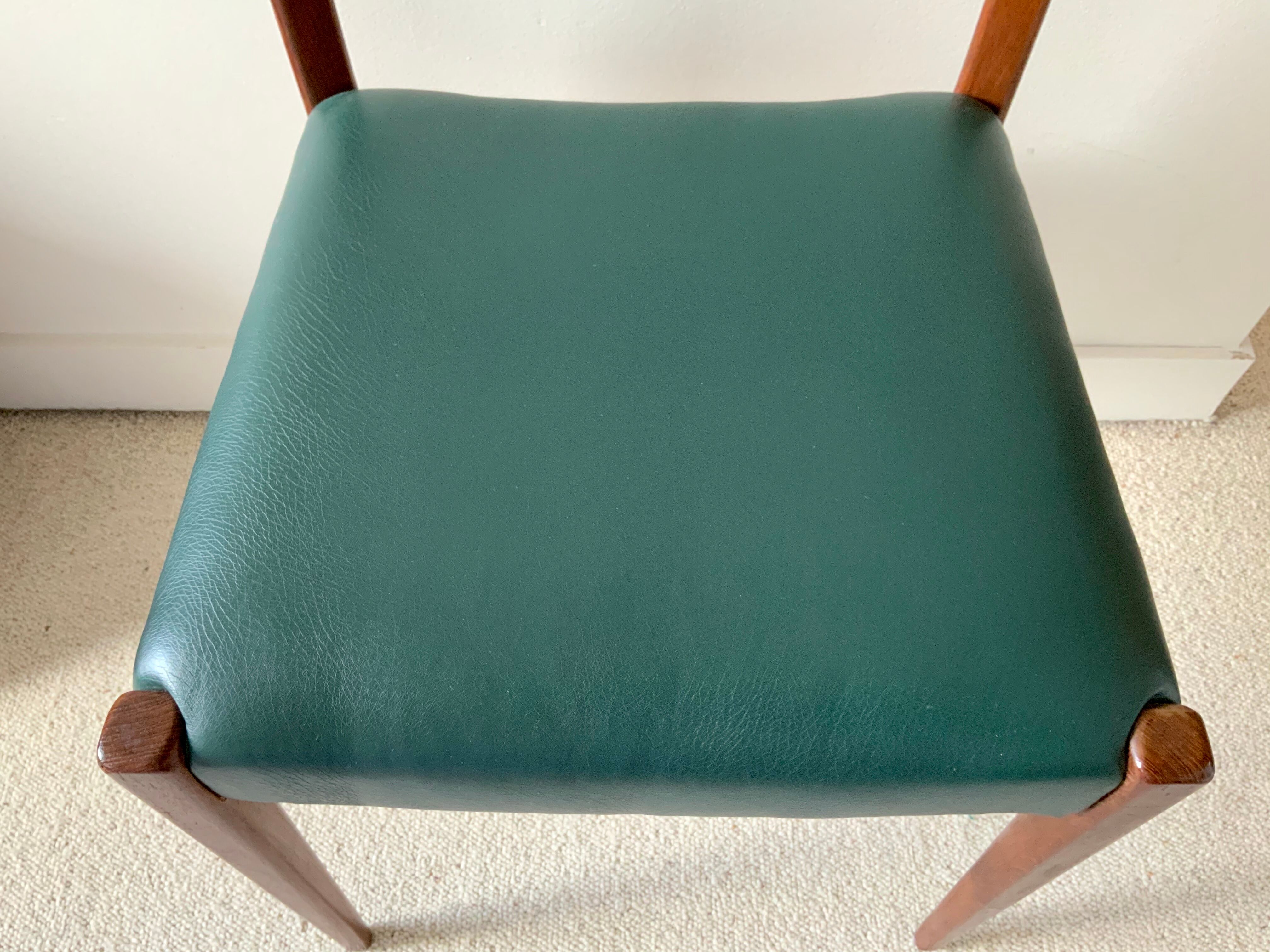 Niels Otto Møller chairs 71