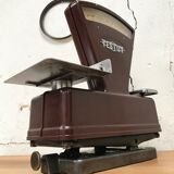 Testut kitchen scale in bakelite