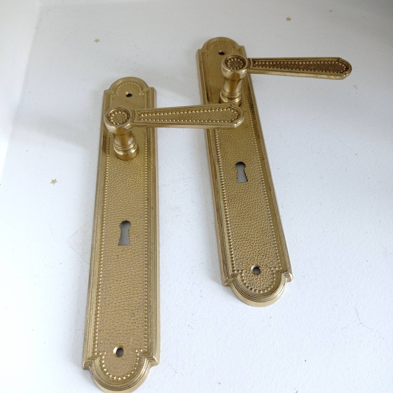 Pearlized contour door handles