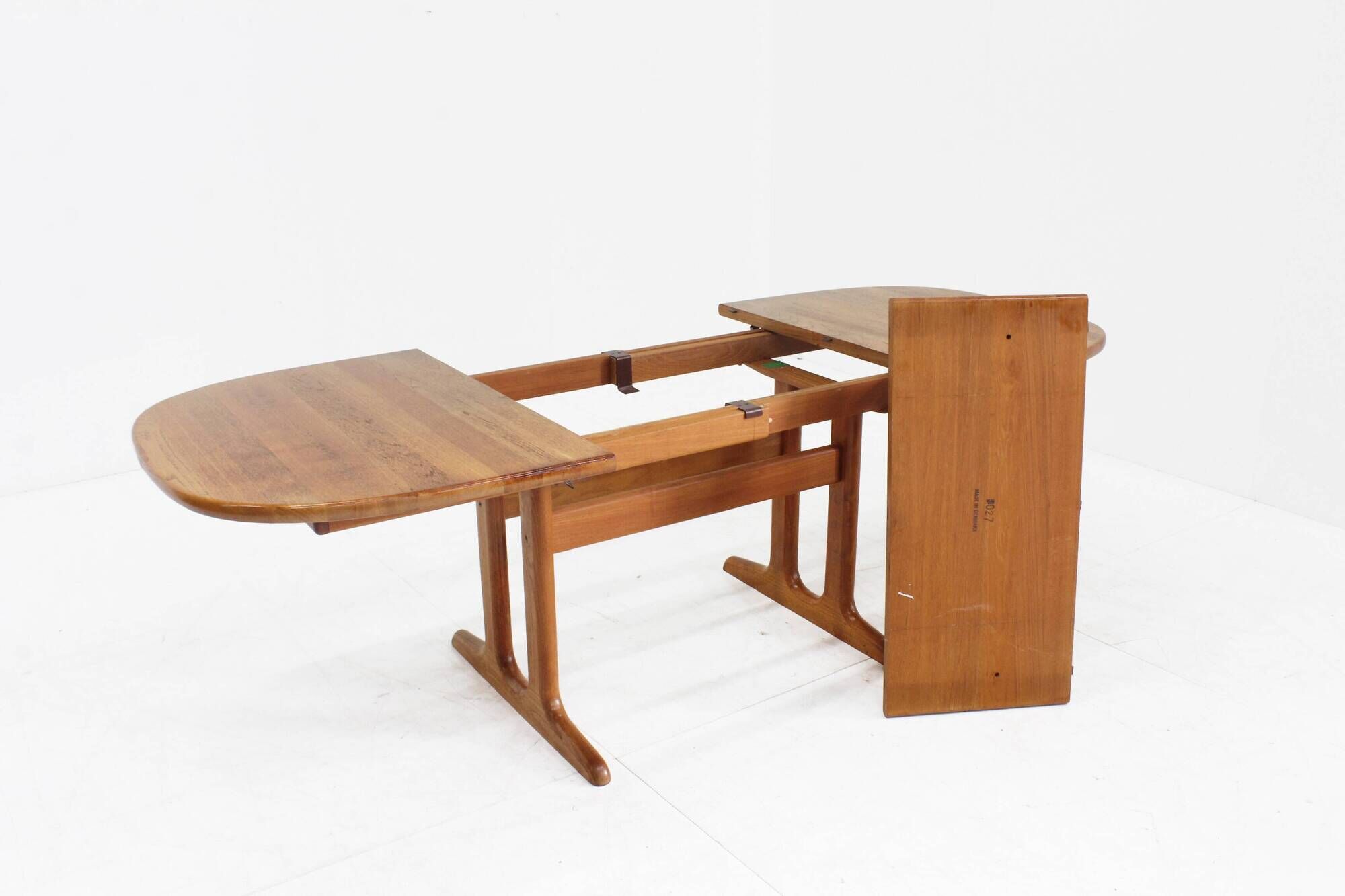 Table à manger ovale extensible vintage Glostrup danoise en teck massif des années 1960
