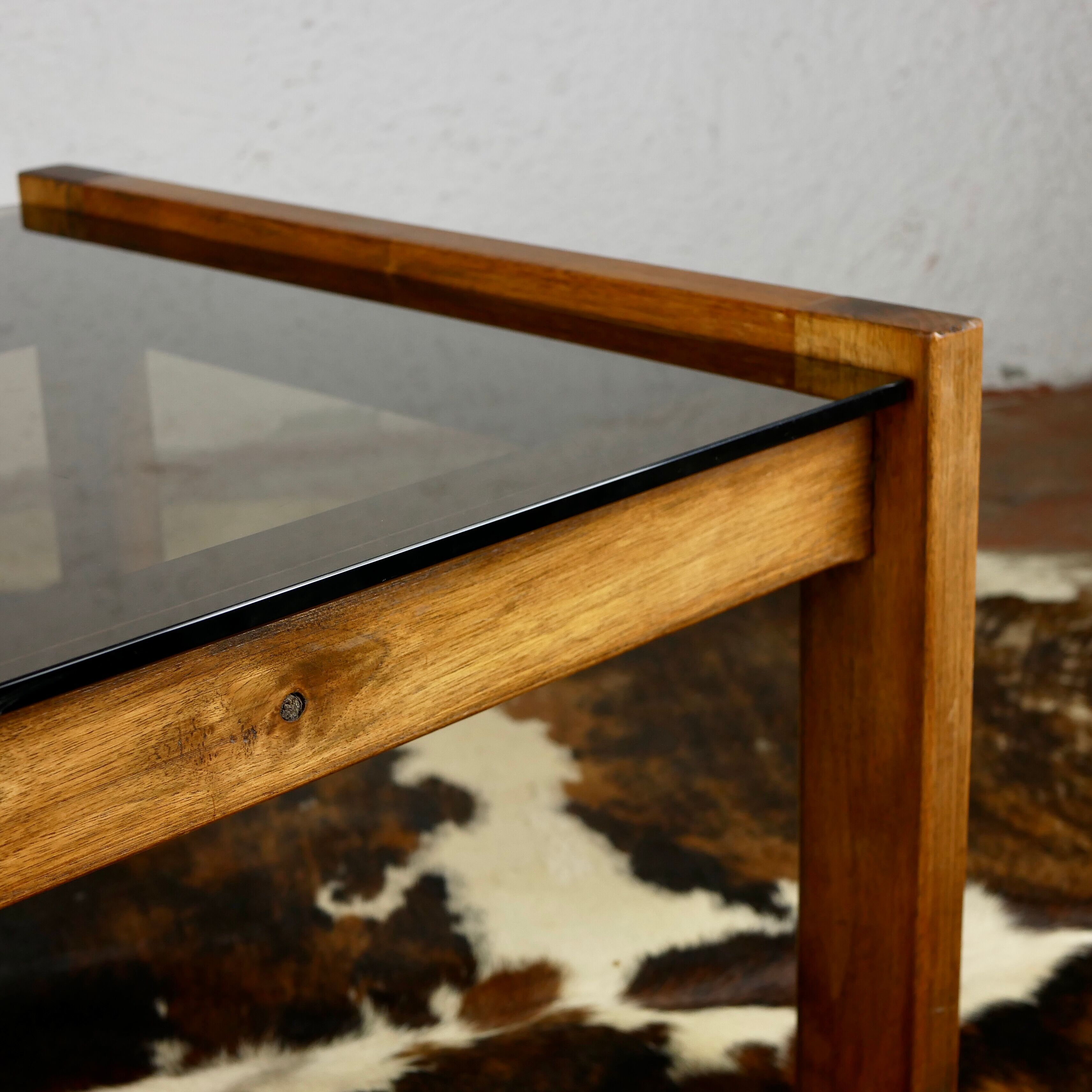 Coffee table in wood and smoked glass