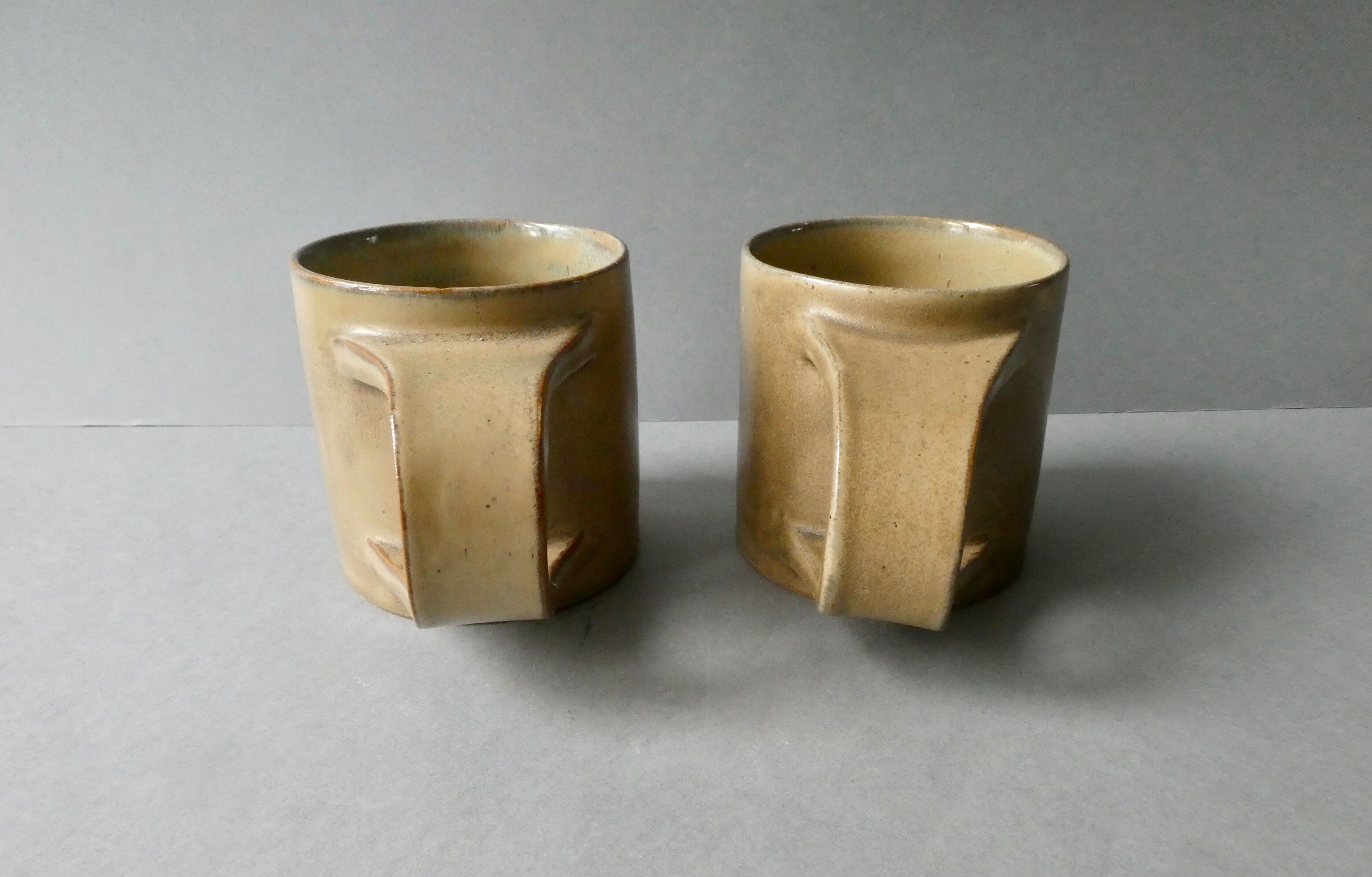 2 stoneware mugs Arts Ceram Grands fires, Puisaye sandstone