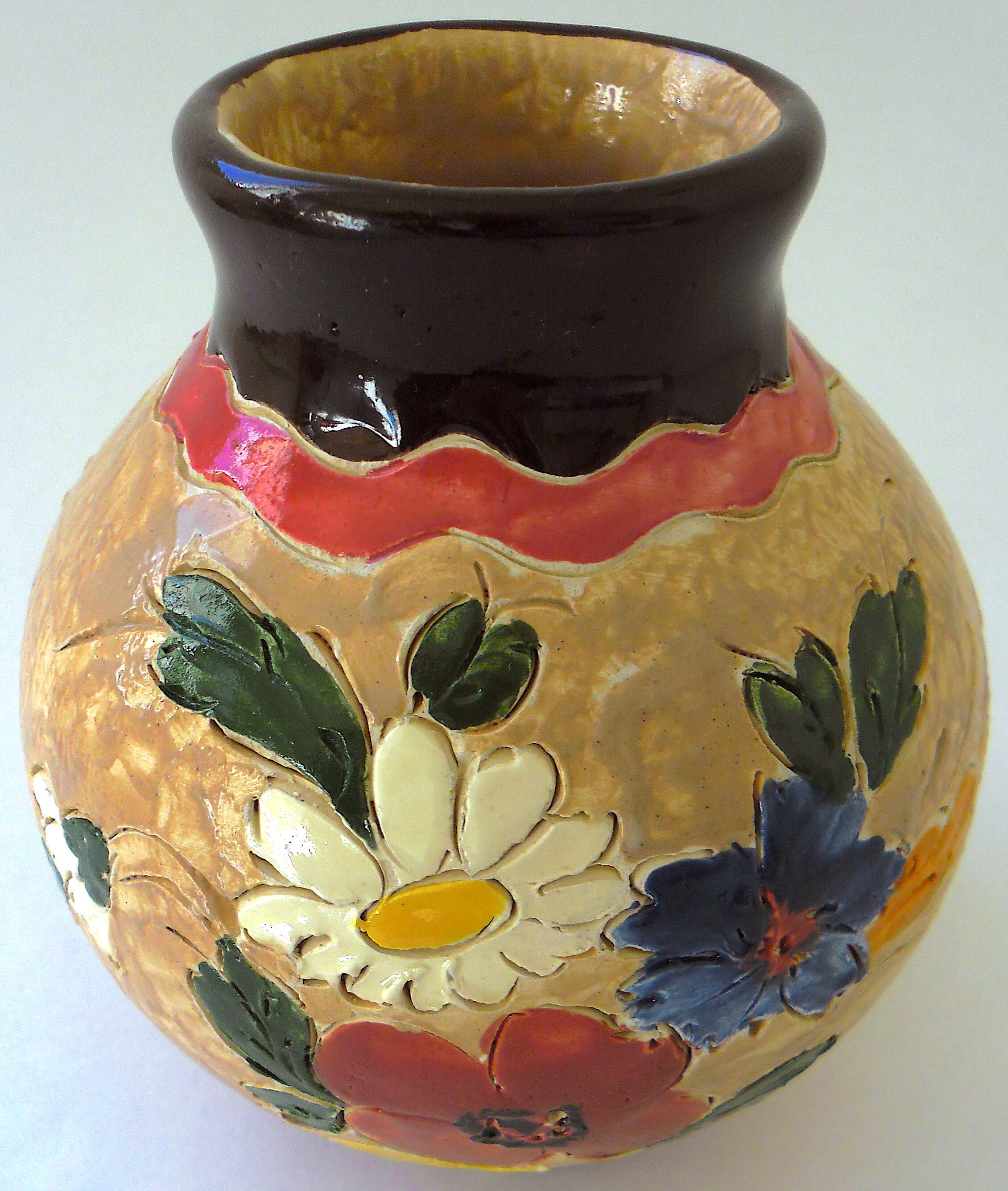 Terracotta vase incised by Jean Clergue in Vallauris