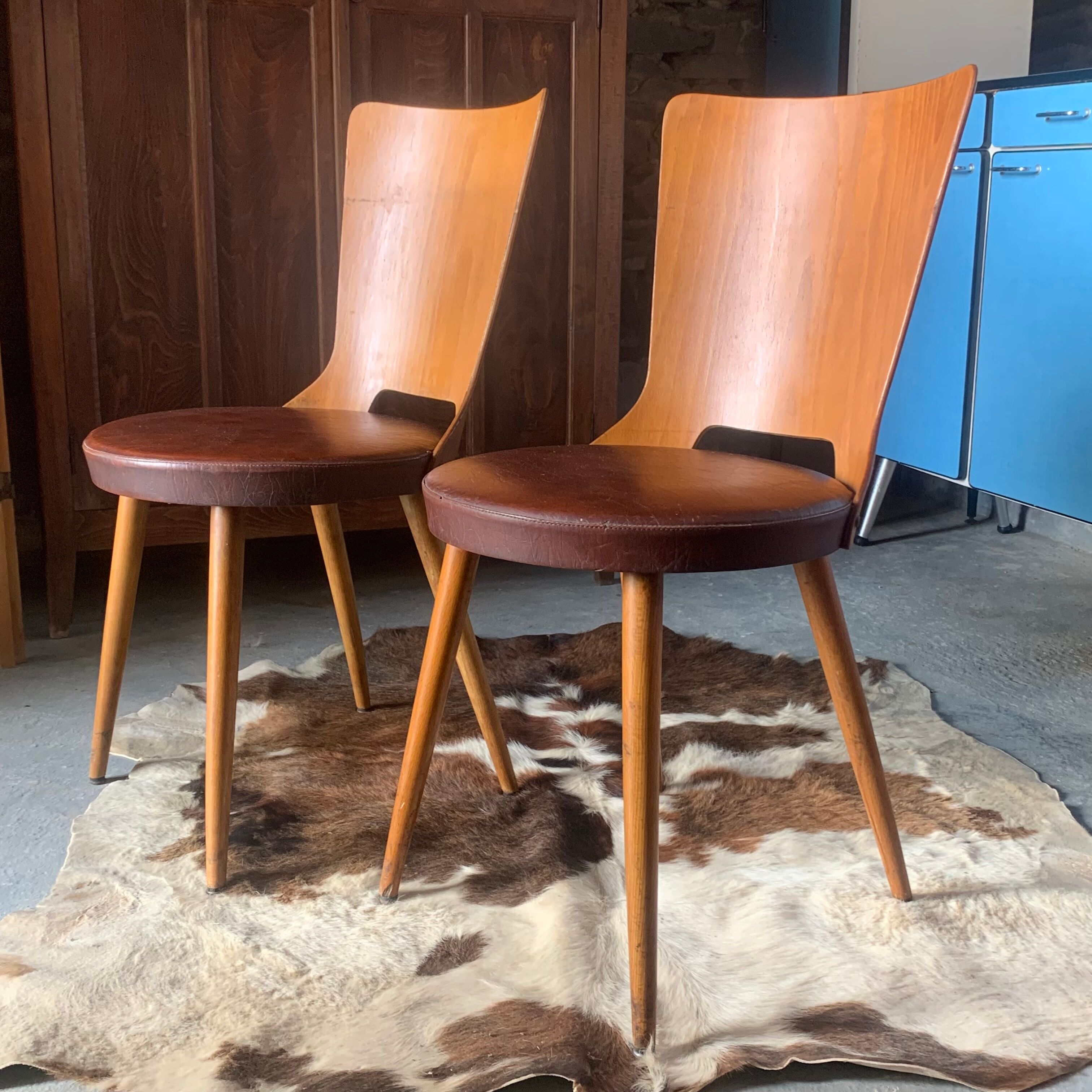 Pair of chairs baumann model Dove 60s