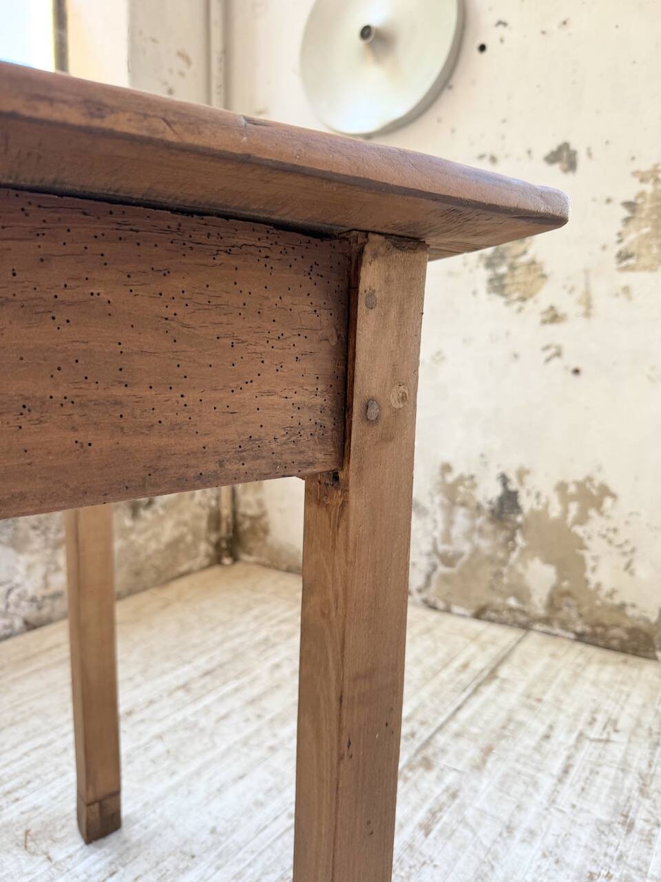 Cherry farmhouse table 1m8