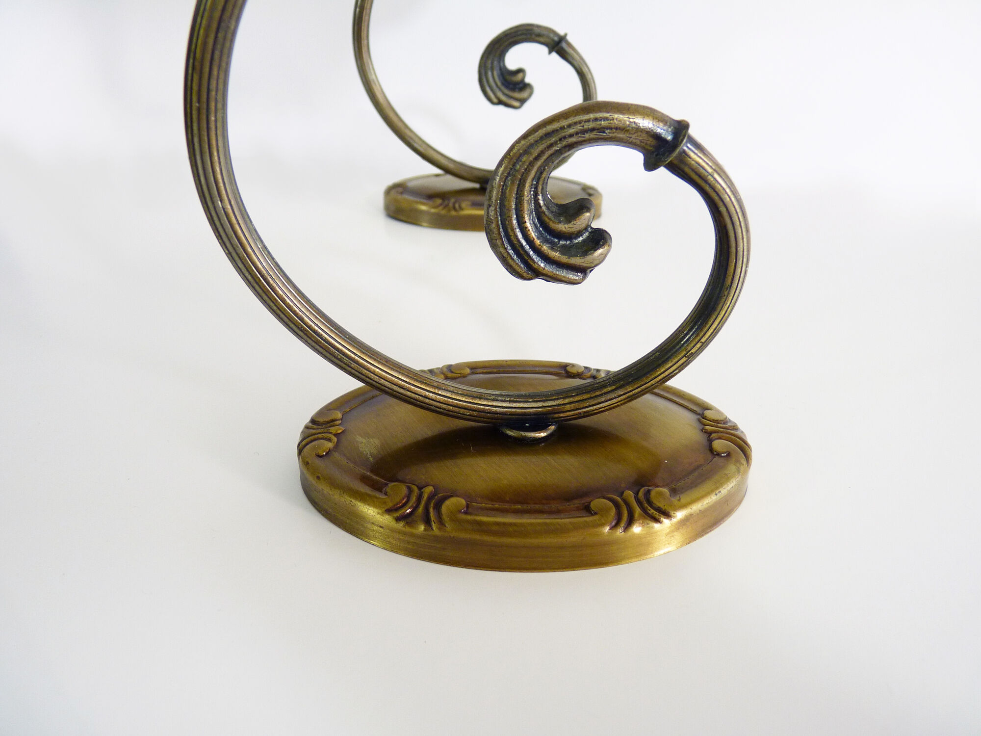 Pair of brass swan collar wall light old tulip glass. Year 60