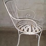 Fauteuil de jardin fer forgé à lames flexibles rivetées début XXè