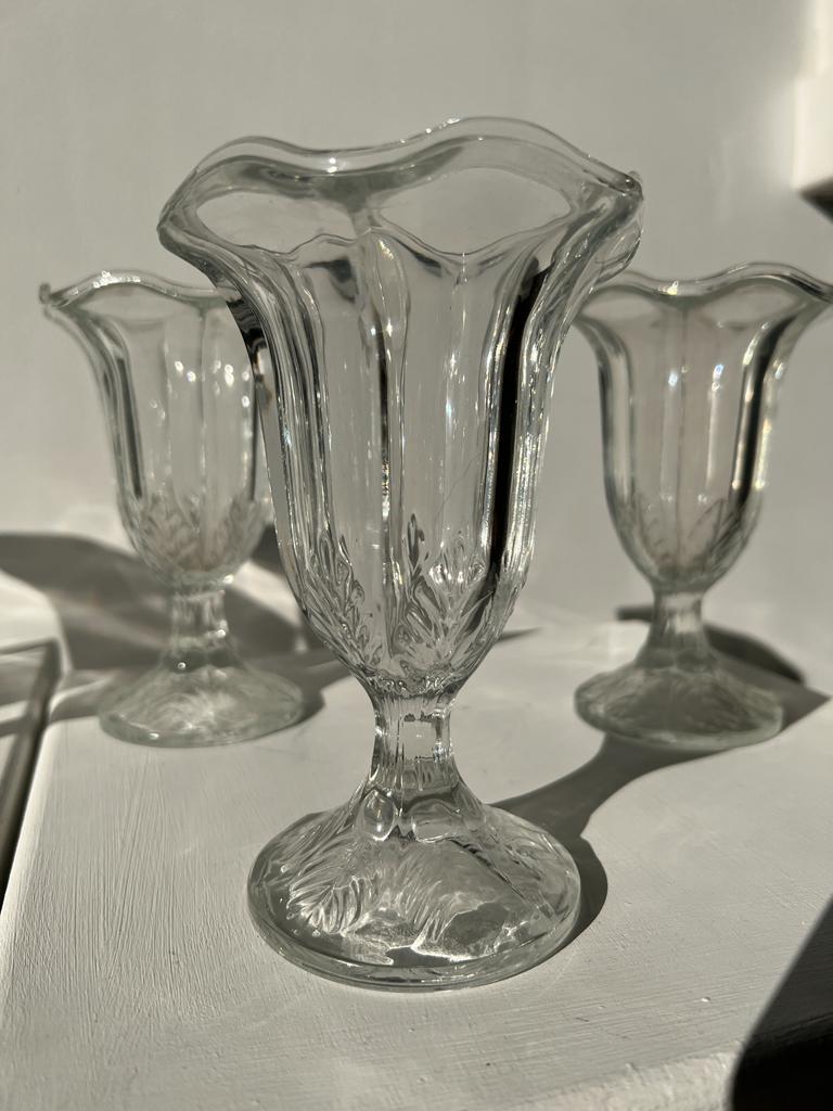 6 vintage ice cream cups with stylized foliage motifs