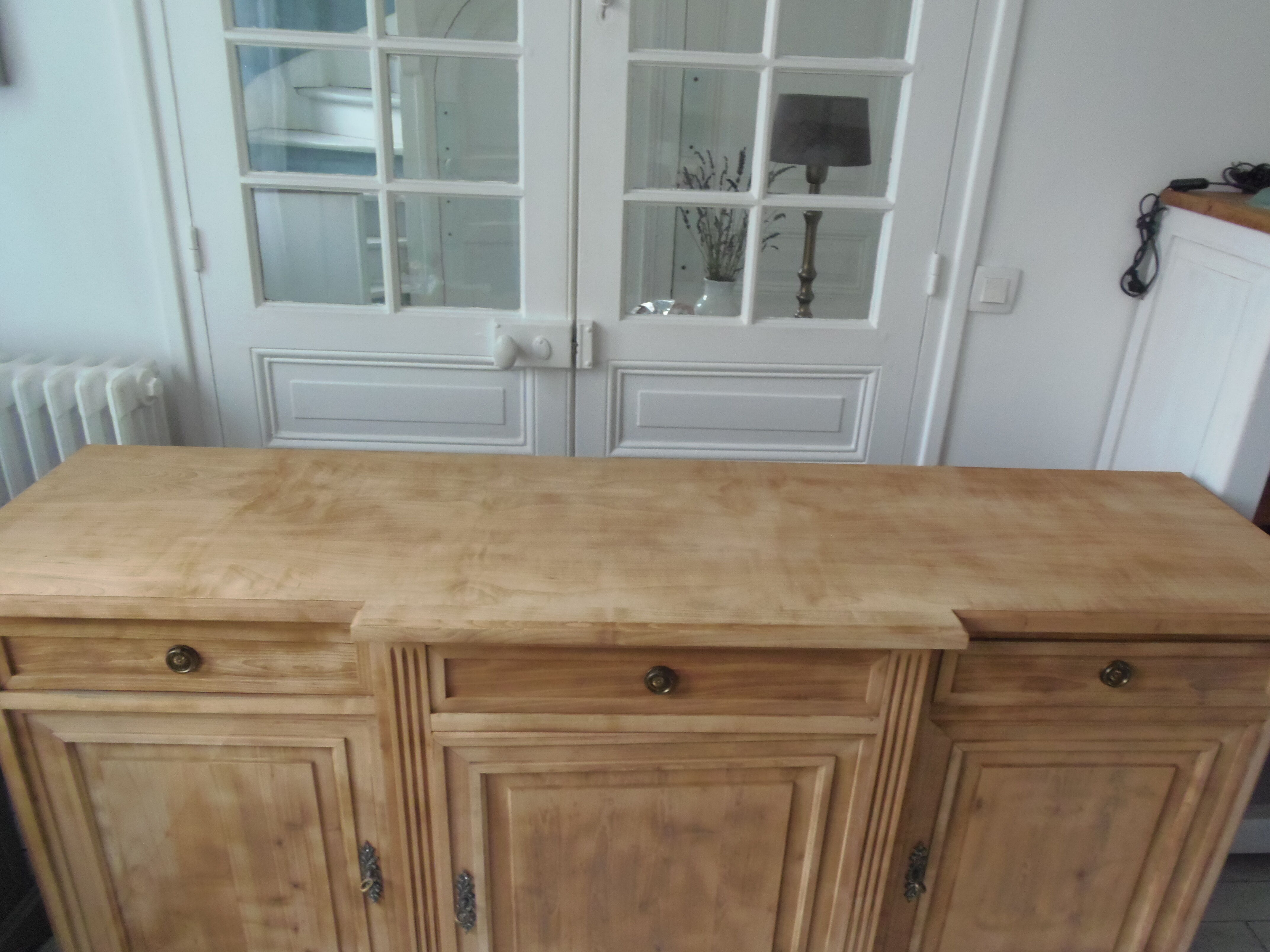 Buffet 3 doors of beautiful Louis XVI style in raw wood