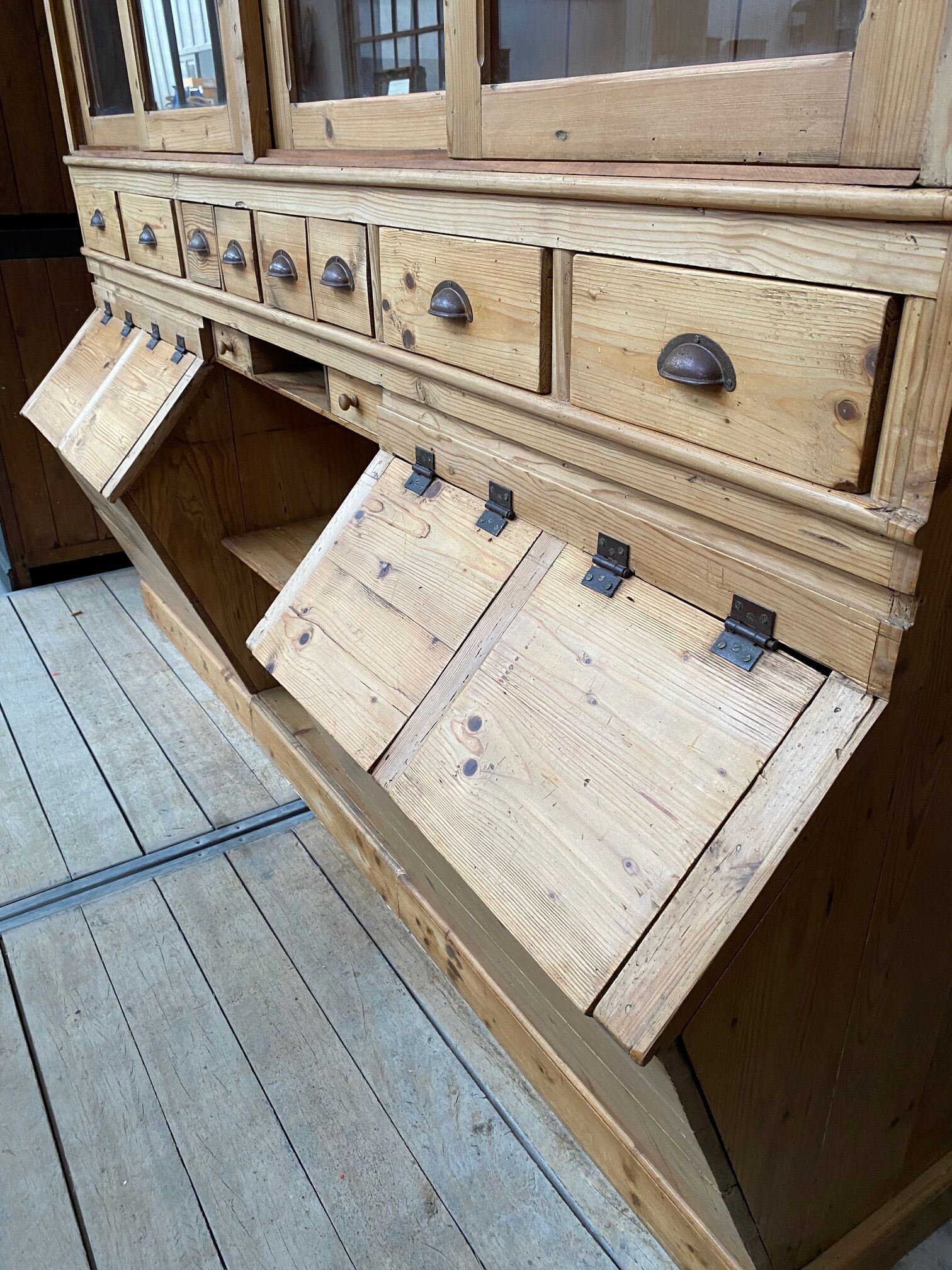 Meuble de grainetier