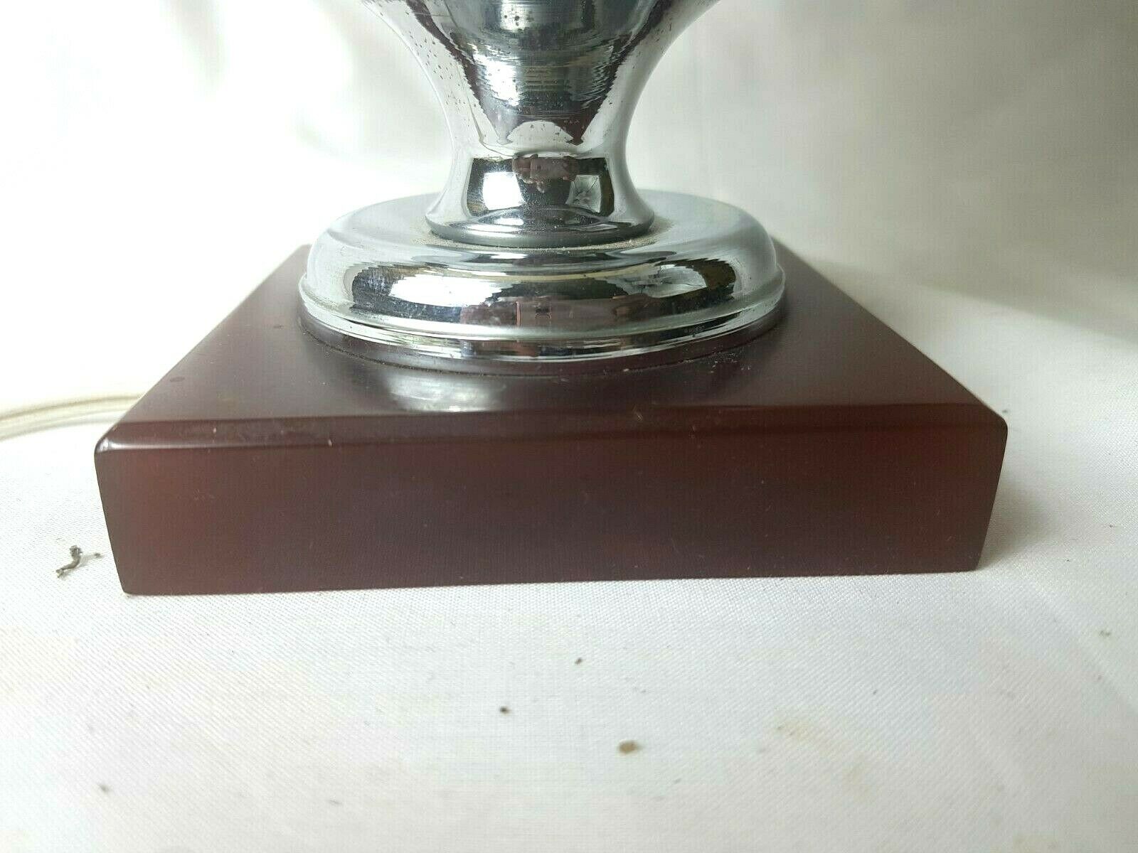 1950s 1950s 1950s gold metal and bakélite laying lamp