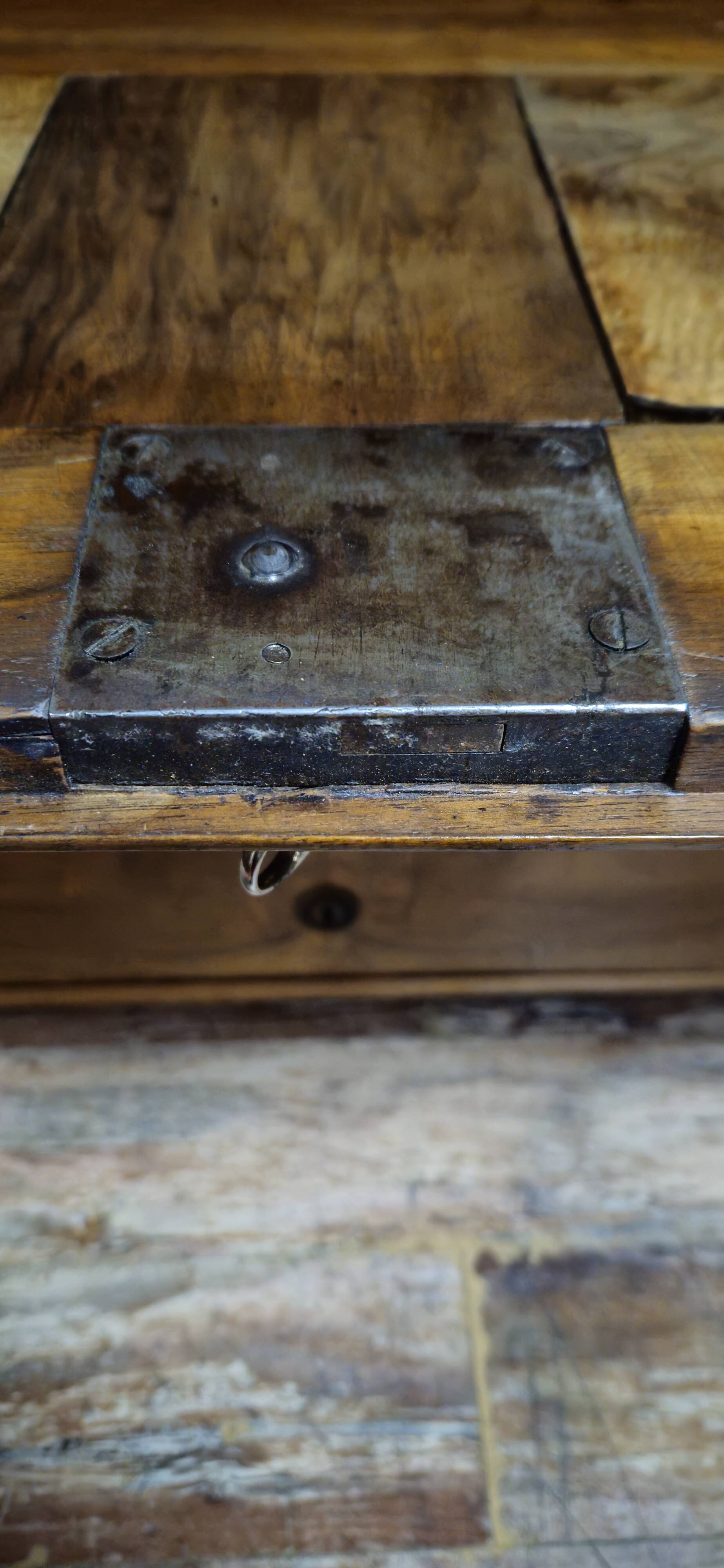 Secretary with three bodies in walnut from the Louis XVI period.