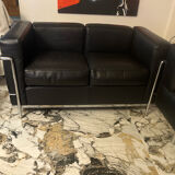 Canapé LC2 en cuir noir – Cassina, Le Corbusier / Perriand / Jeanneret