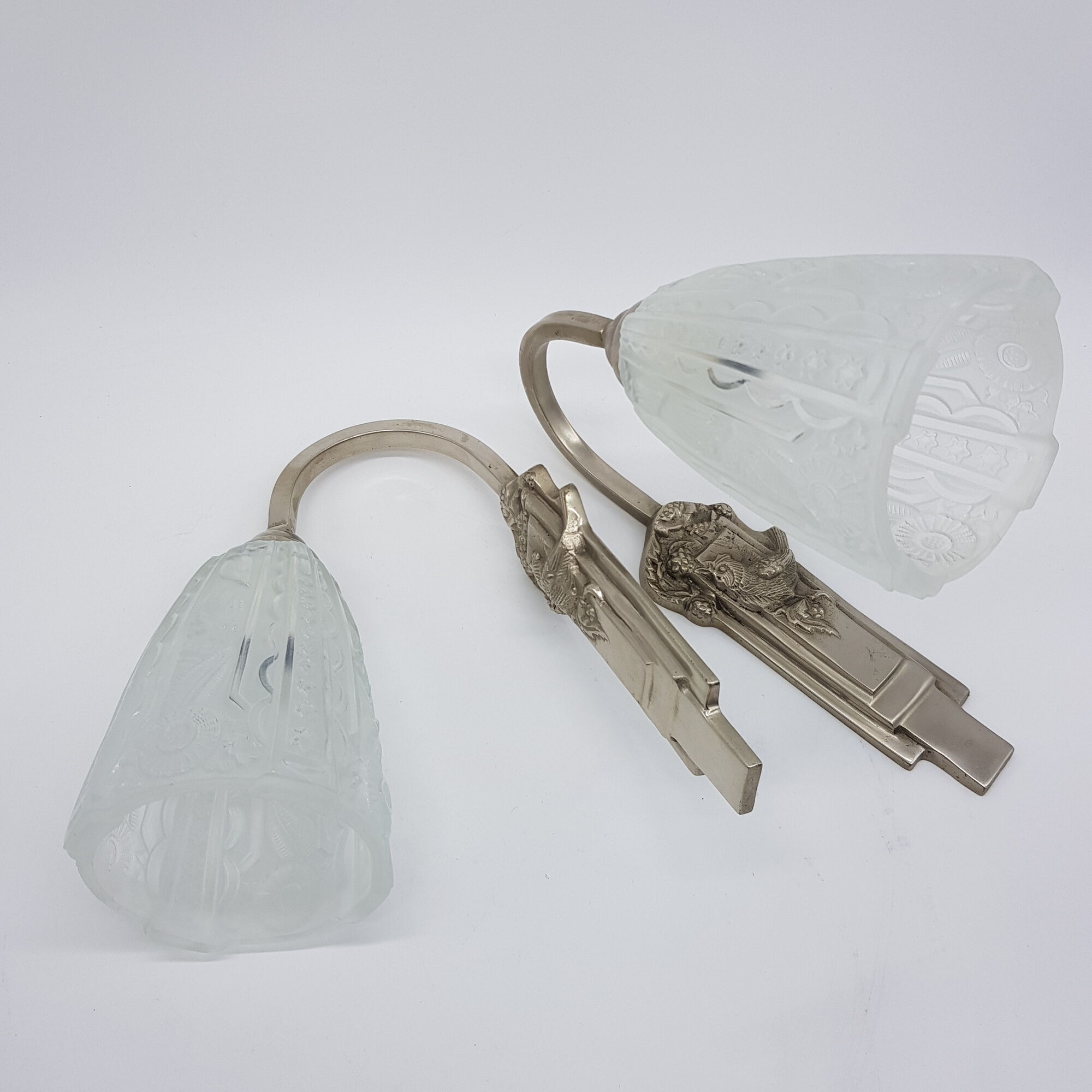 Pair of Art Deco style wall light of pressed glass