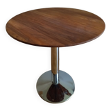 Bistro table, central leg