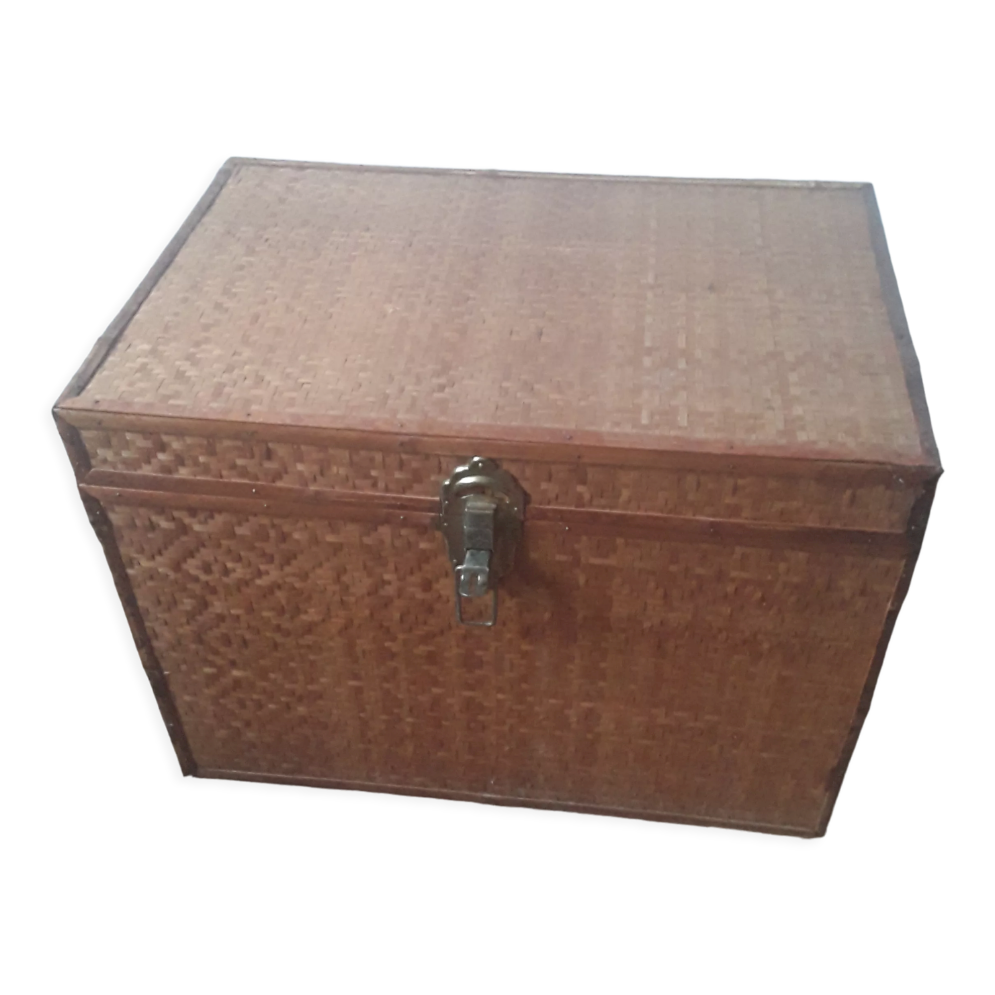 Wooden trunk with braiding