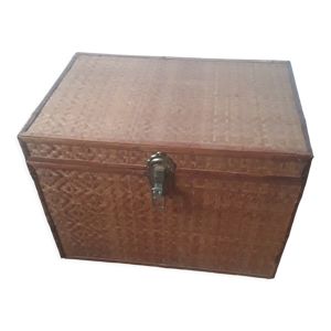 malle en bois avec tressage