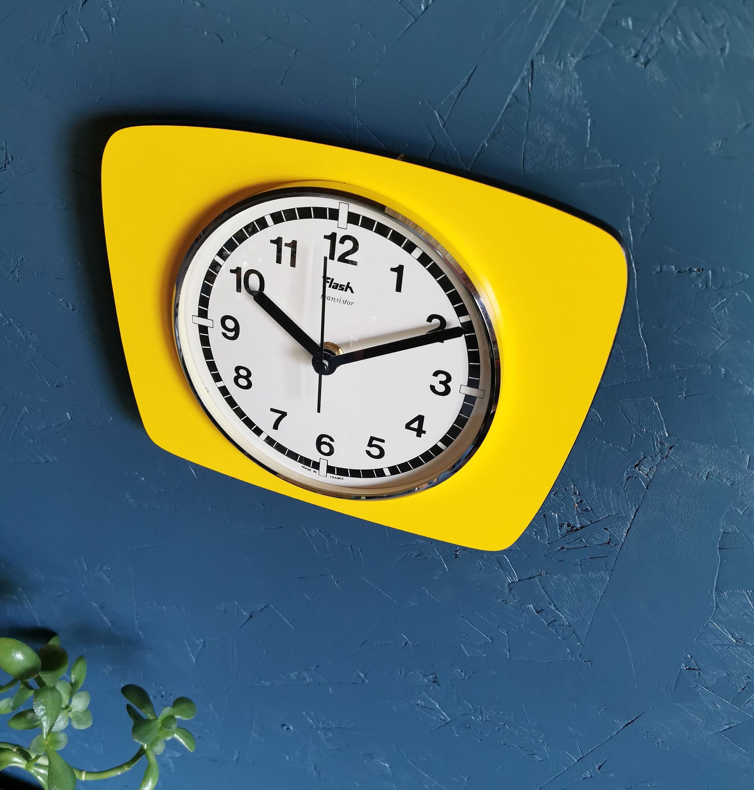 Vintage clock silent rectangular wall clock "Yellow Flash"