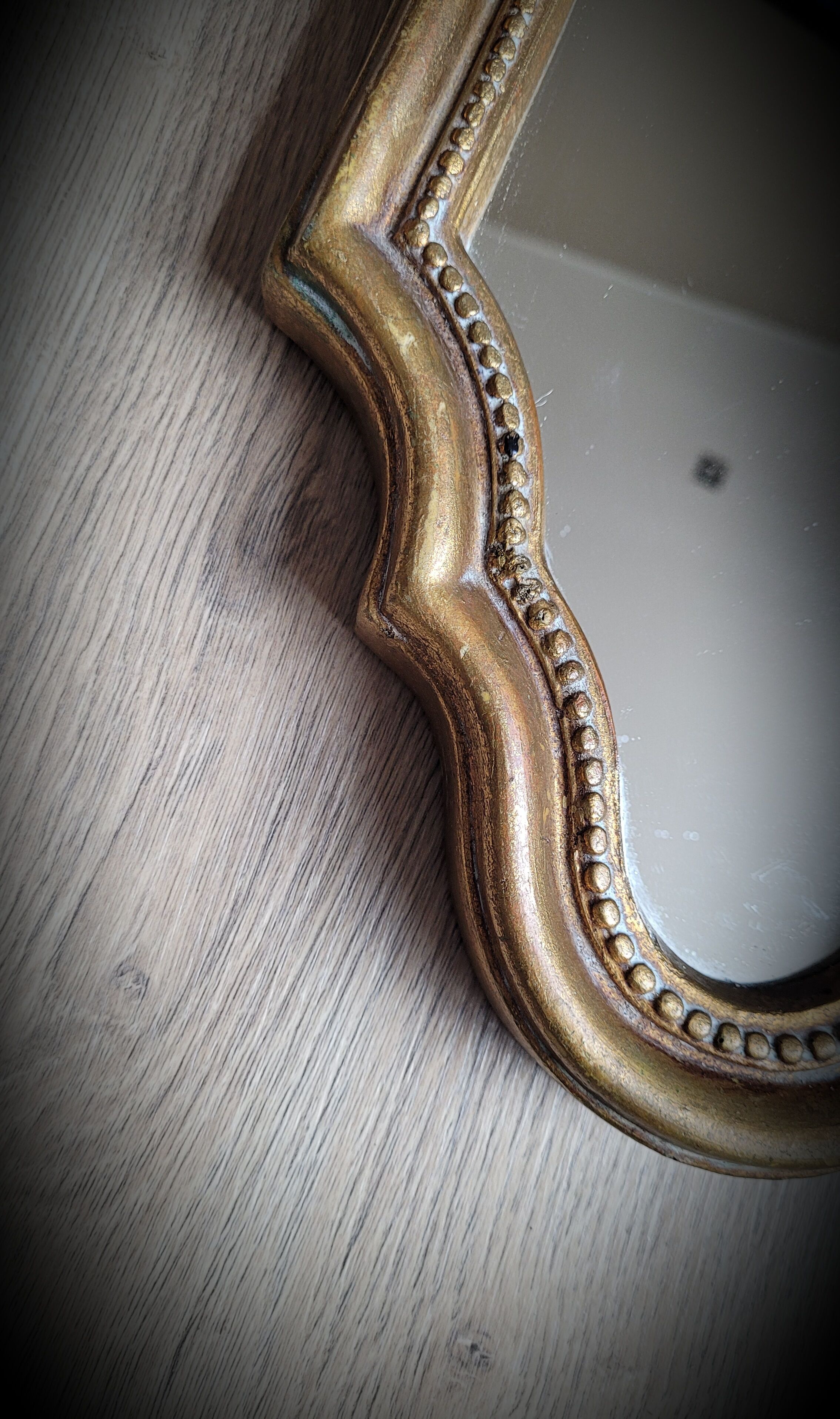 Classic gilded mirror 51x31cm